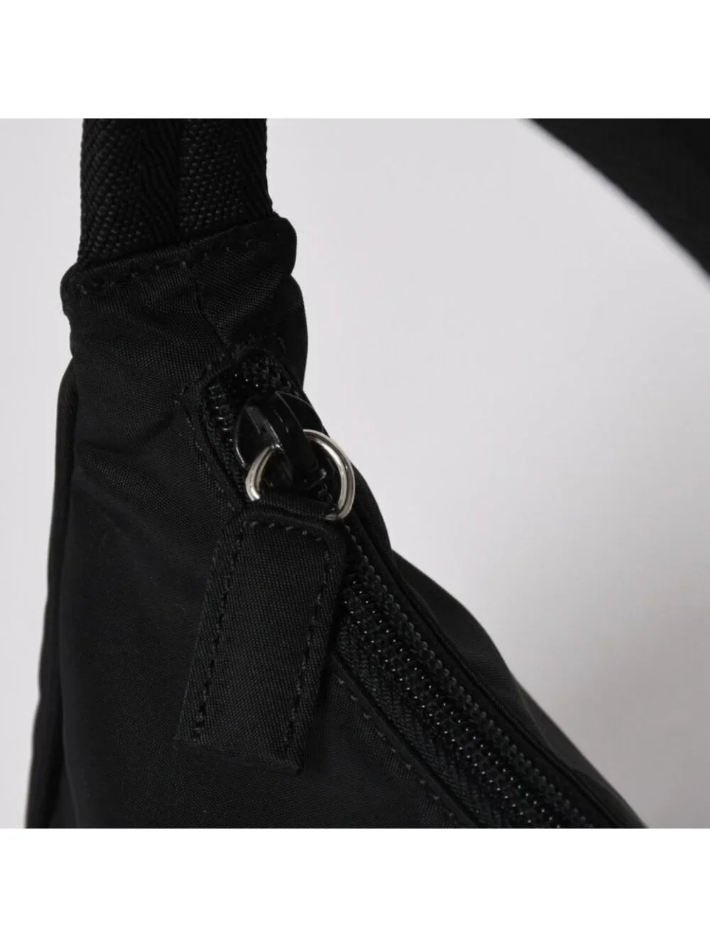Prada their signature mv515